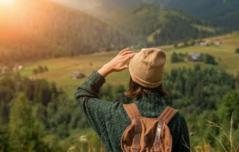 Як подорожувати безкоштовно та навіть заробляти
